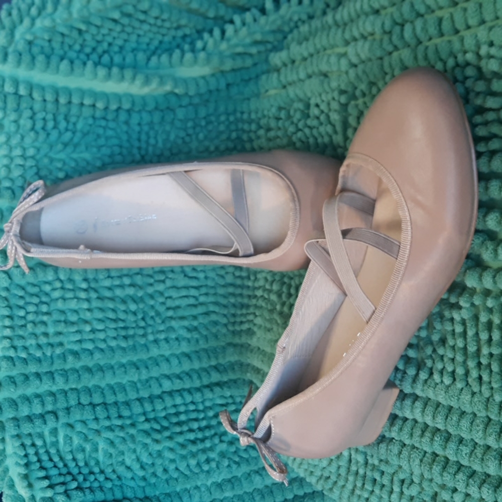 Room of Fashion slip on shoes size 7.5